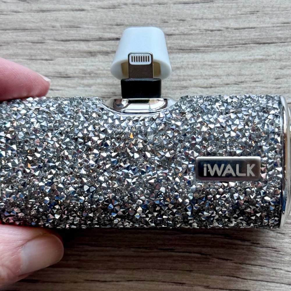 iWALK Secret Ultra-Compact Docking Battery - Picture 9 of 11